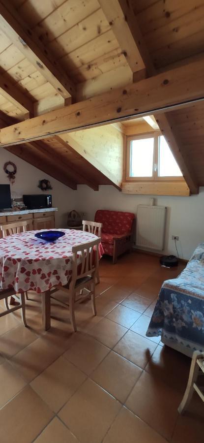 Mansarda A Carciato, Trilocale In Montagna Lejlighed Dimaro Eksteriør billede